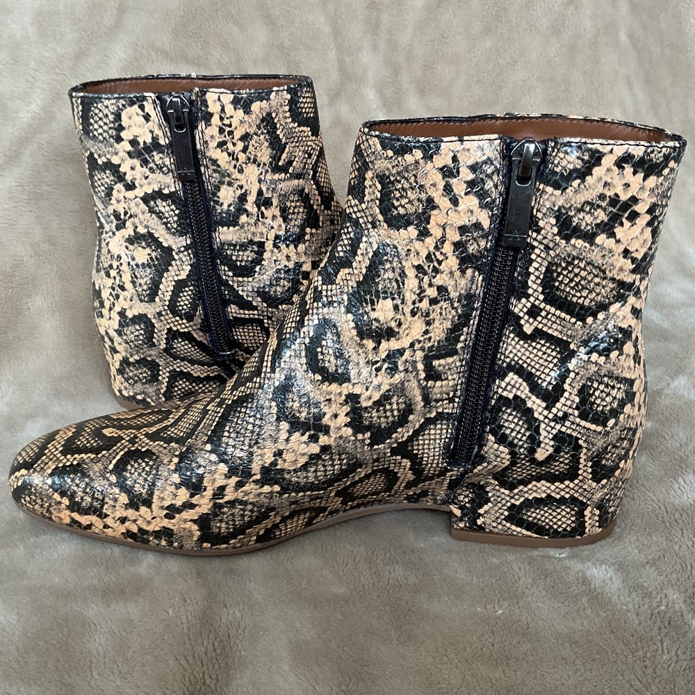 Aquatalia Ulyssa Snakeskin Ankle Boots size8 - Picture 3 of 12
